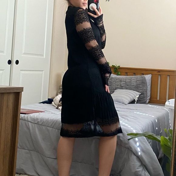 Black lace dress - Picture 2 of 3